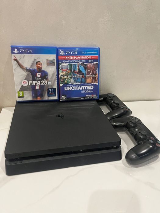 PlayStation 4 (PS4)