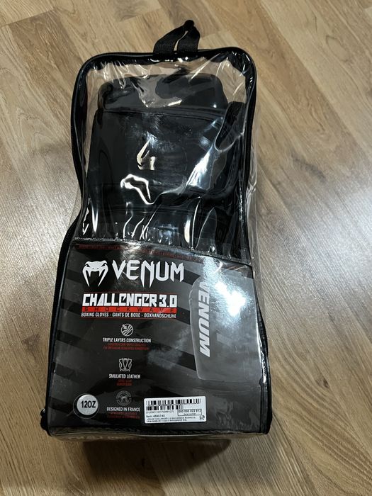 Manusi box Venum challenger, black, 12 oz.