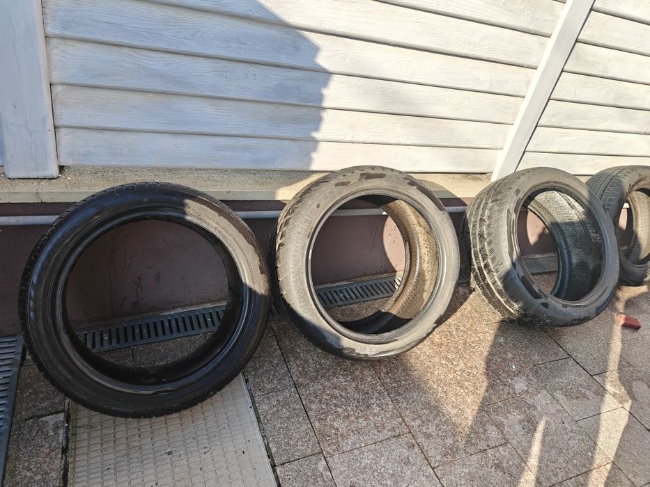 Anvelope de iarnă 275/40R19 stare f bună