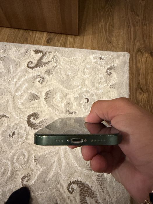 Iphone 13 green