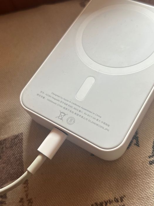 Apple MagSafe Battery - преносима безжична батерия