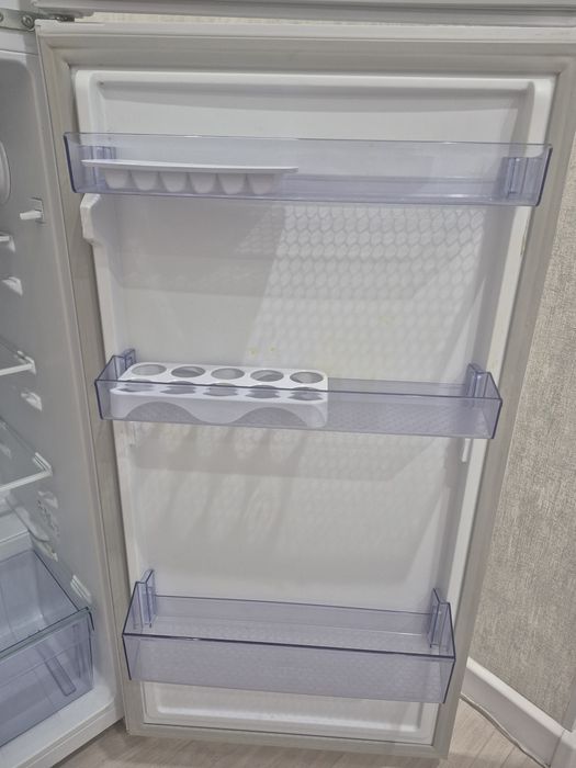 Холодильник BEKO RDSK 240M00W