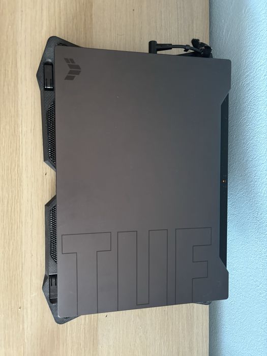 Pachet Laptop Gaming ASUS TUF Dash F15 – i7 / 16GB / RTX 3050 + Mouse, Cooler, Cameră, Cutie