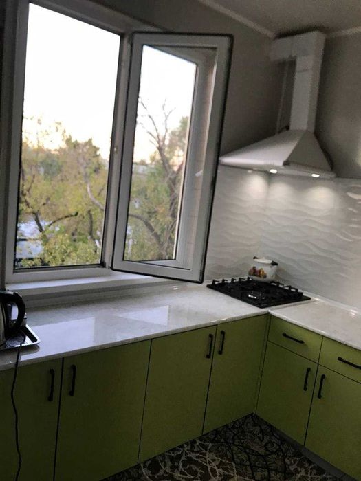 СРОЧНО !! Продаётся квартира в Яшнабаде 2/4/4 ( 47 кв/м ) Авиасозлар 3