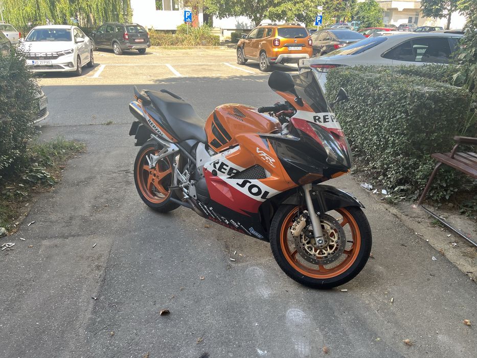 Honda VFR 800 Vtec RC 46
