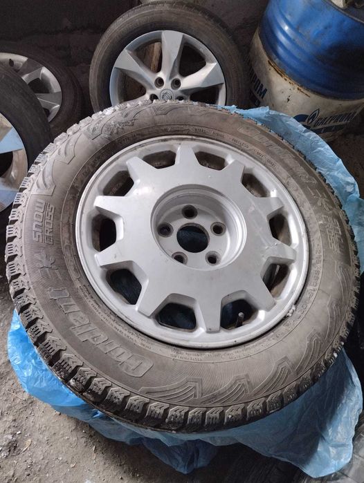 Шины с дисками комплект