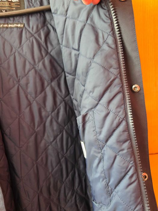 Продавам зимно мъжко яке тип парка Barbour