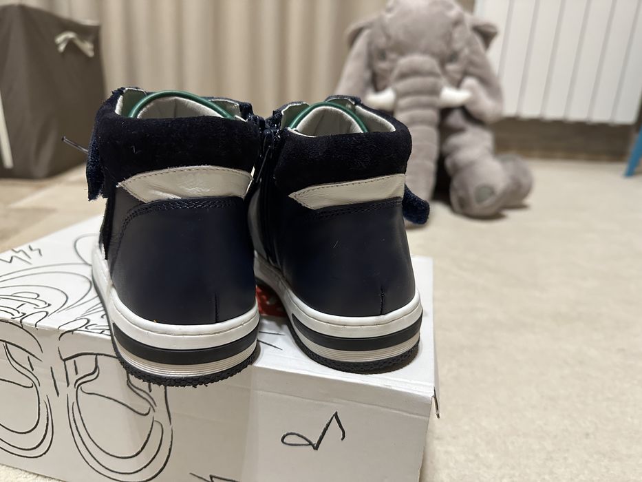 Детски зимни кожени боти обувки на Колев 34 и 35 номер