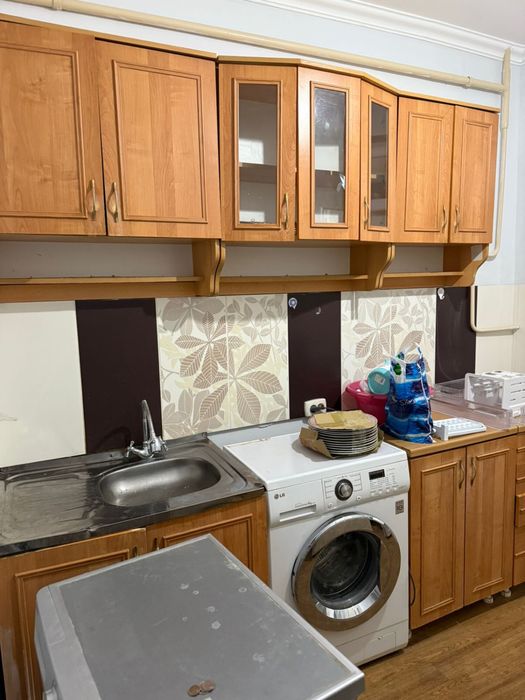 Стол, сервант, гарнитур