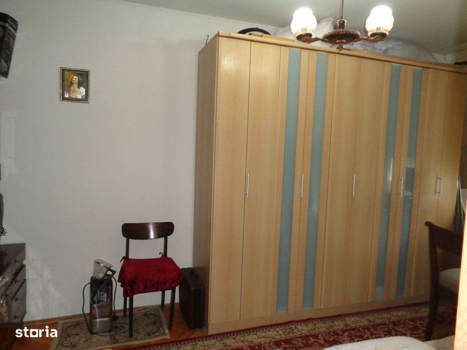 Apartament 2 camere, termoteca, baie cu geam, mobilat, utilat