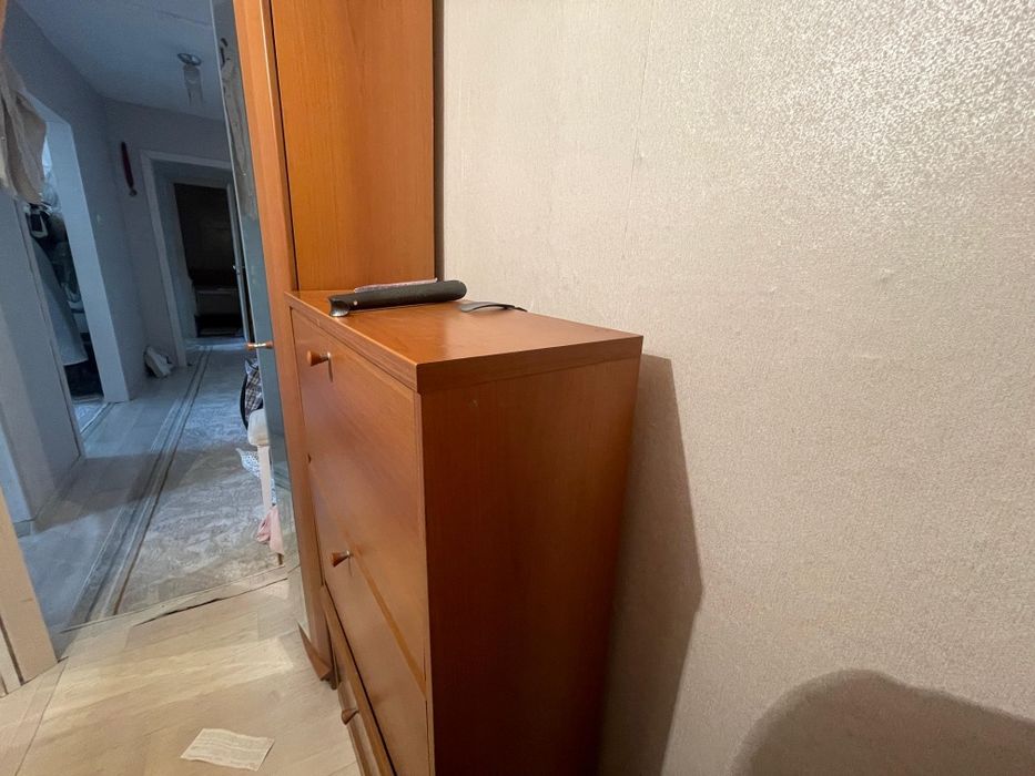 Продам обувницу и шкаф для курток