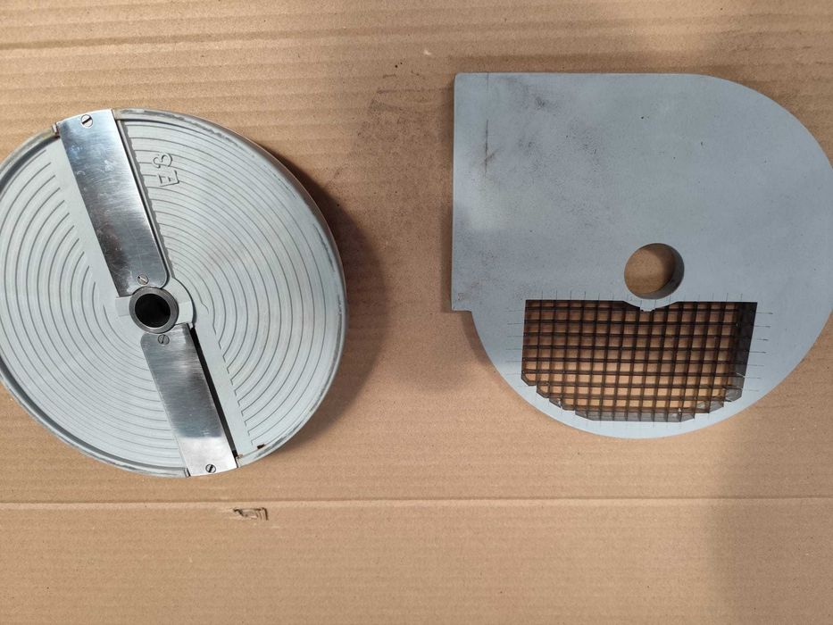 Mașină taiat/razuit legume, fructe si brânzeturi - Made in Italia