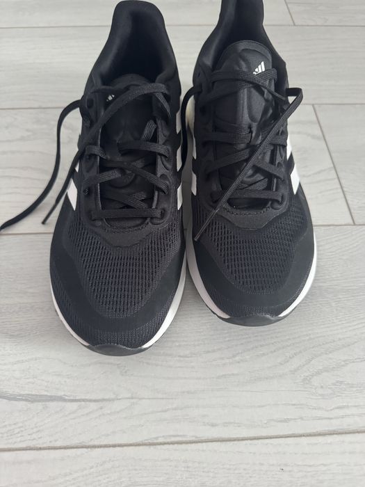 Кроссовка adidas женский