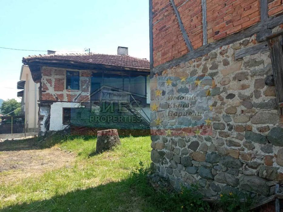 Къща в гр. Етрополе