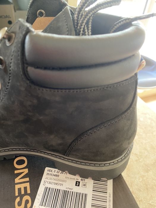 Боти J. J подходящи за мъже