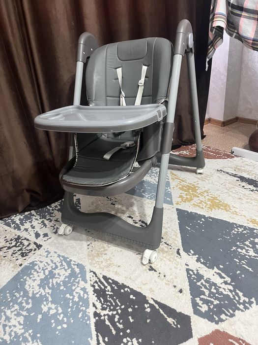 Стол детски срочно продам