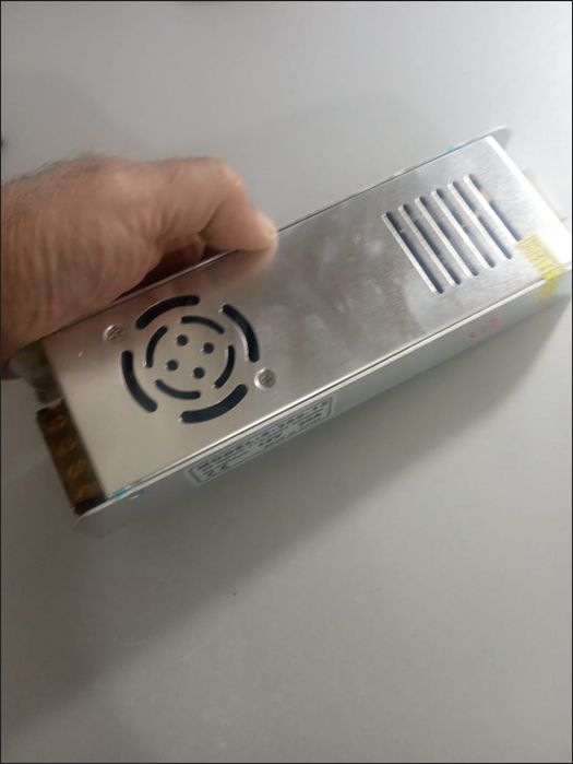 Блок питания 12 вольт и 30А и другие есть