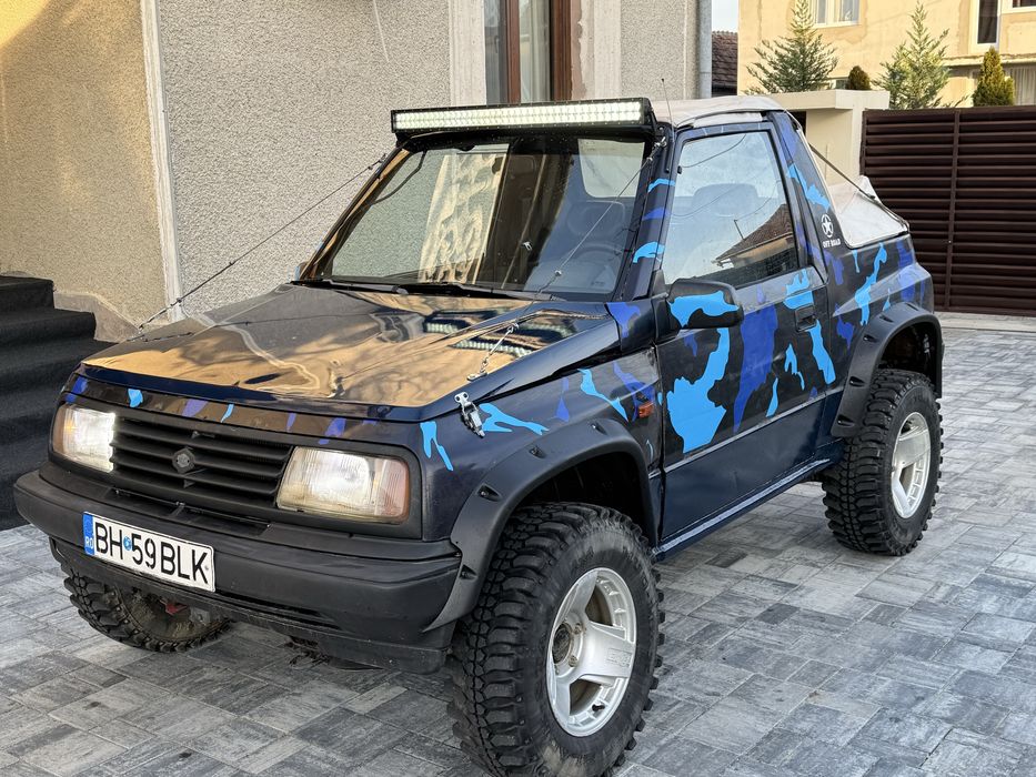 Suzuki Vitara 1.6 4x4 off road scurt bikini top