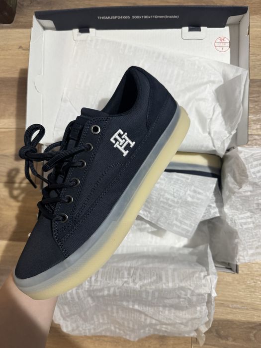 Adidasi Tommy Hilfiger