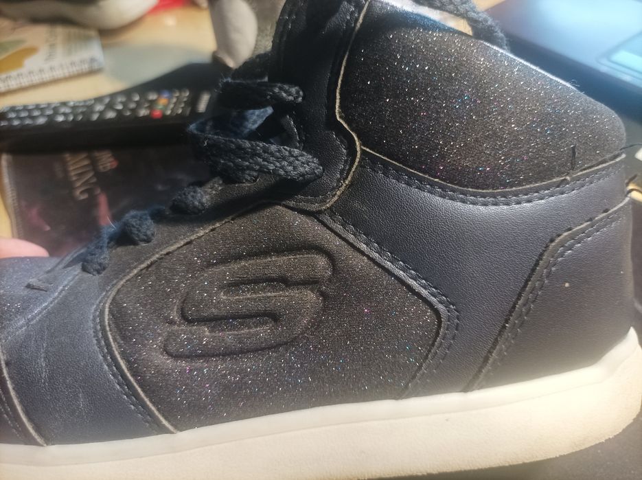 Светещи кецове Skechers