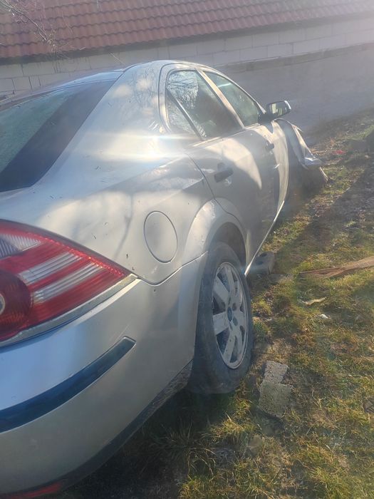 Ford mondeo vând sau dezmembrez