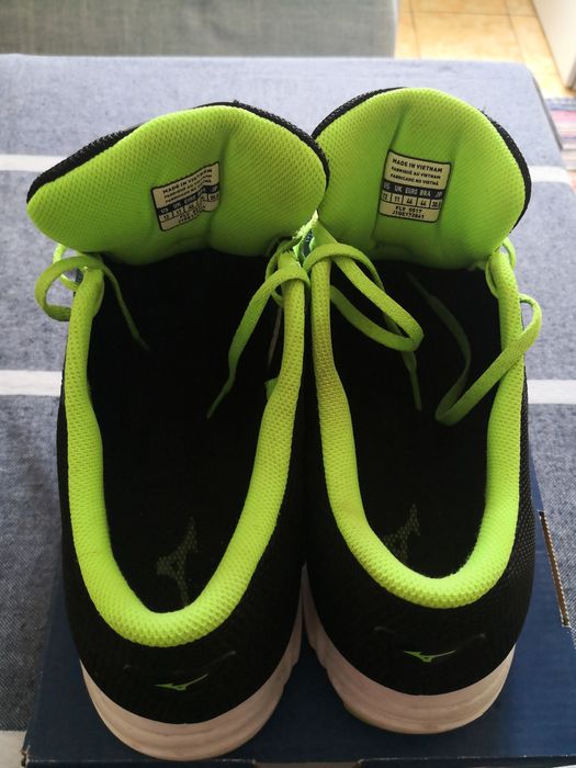 Adidași barbati Mizuno
