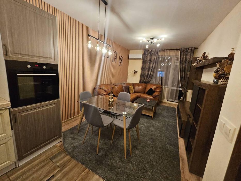 Дава се под наем Тристаен апартамент в Бургас, Сарафово - 80 кв.м за 561 € - Снимка #2