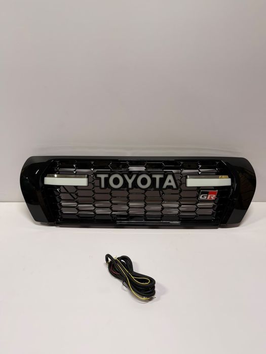 Решетка радиатора GR на Land Cruiser 200