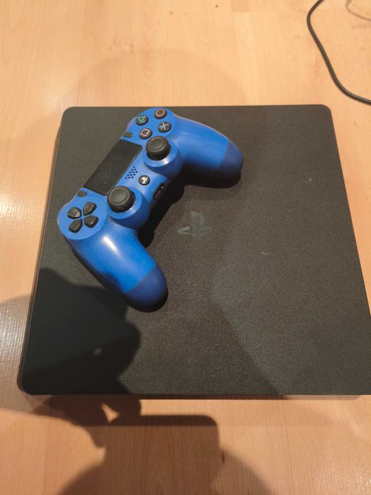 Playstation 4 slim