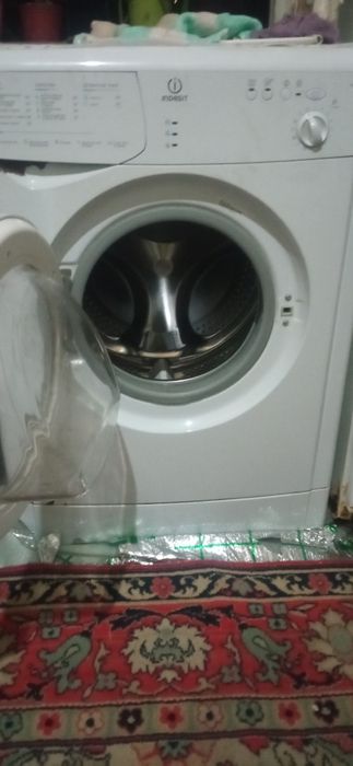 Kir yuvish mashina. INDESIT 6 kg avtomat