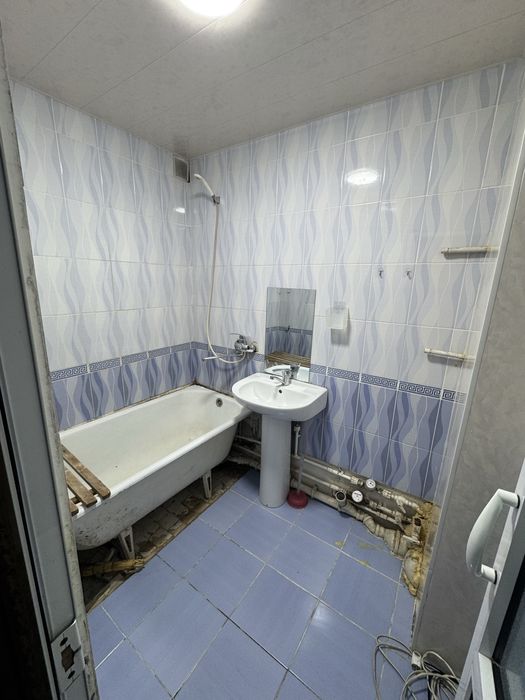 Озими уйим сотилади 2 хонали ипотека бор Коракамиш 2/4