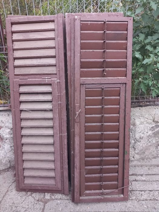 Obloane și geamuri din lemn într-o stare forte bună tip săsesc preț negociabil