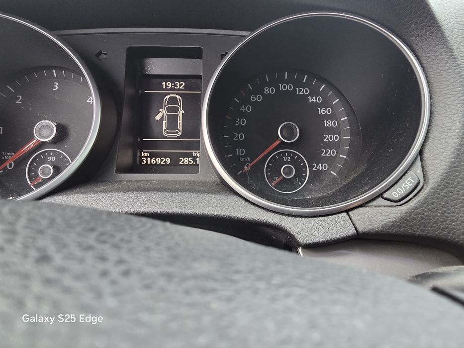 VOLKSWAGEN Golf 2012 — imagine 5