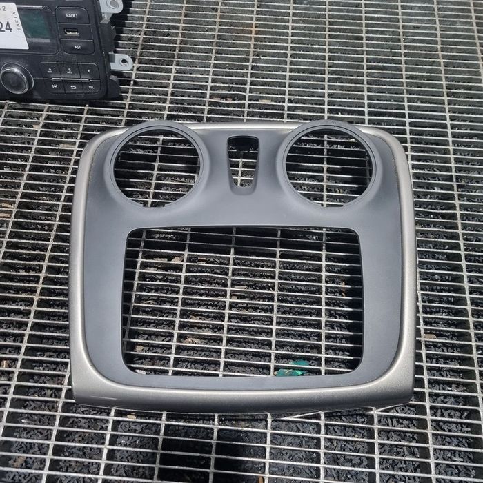Cd player Dacia Sandero 2 2012 - 2016 (1424) 281155216R