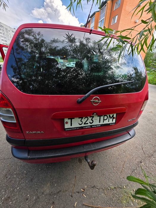 Автомобиль Opel Zafira