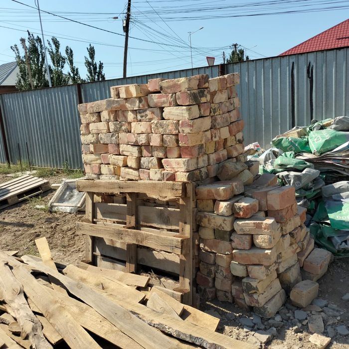 Кирпич кірпіш строительный