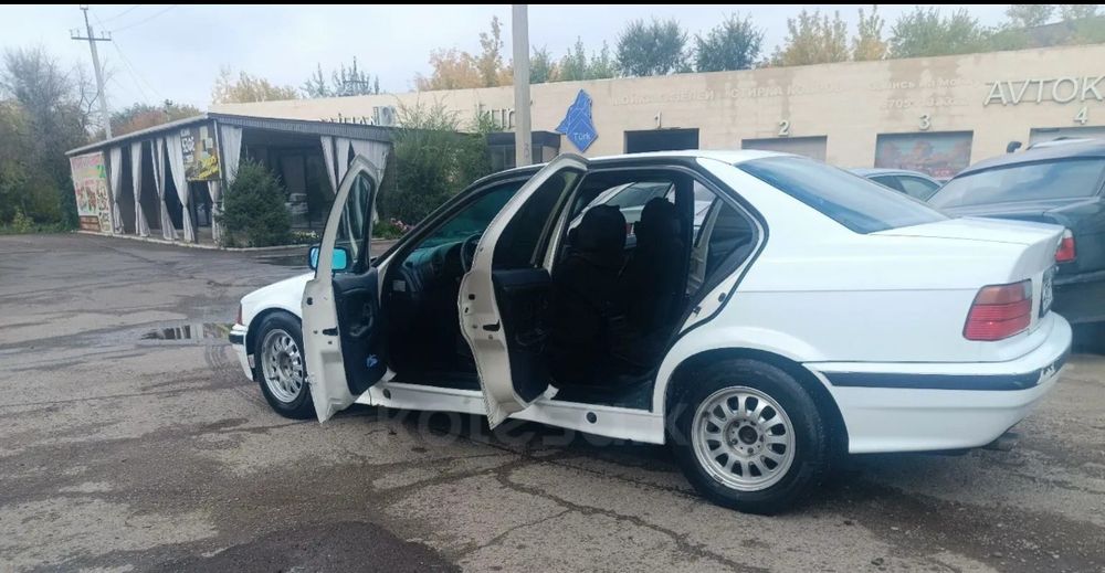 Продам BMW.E36.акпп