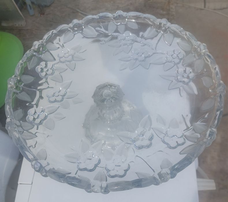 Для конфет и фруктов