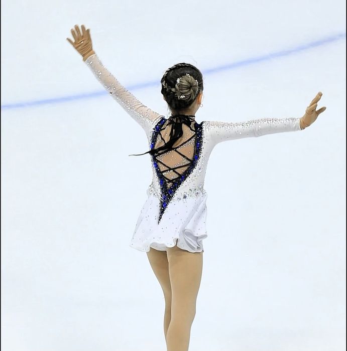 Продам платье для фигурного катание