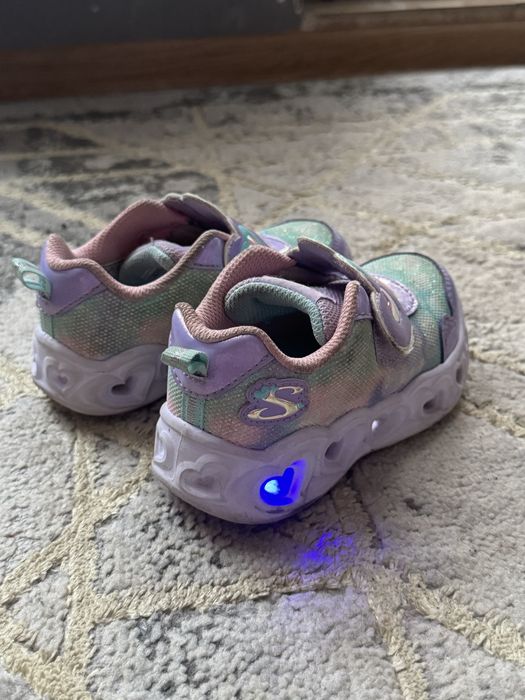 Маратонки на Skechers размер 24