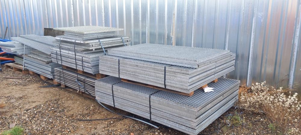 Grilaj zincat 272x125x4