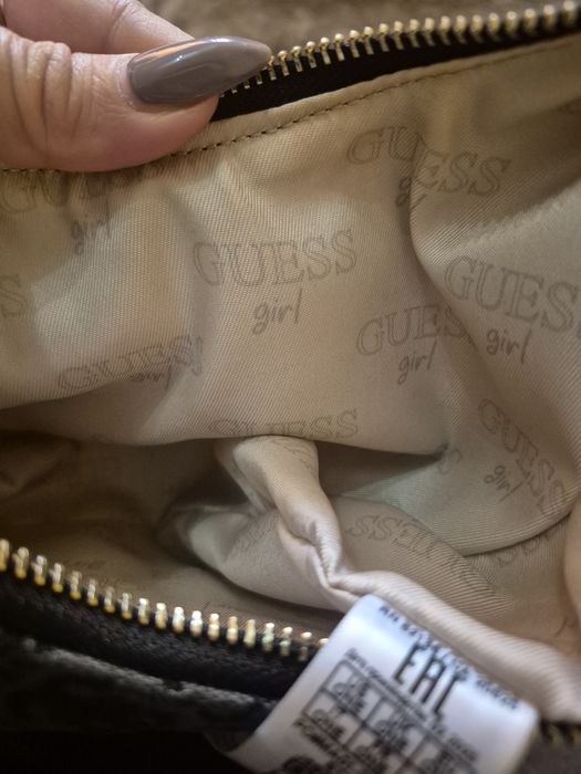 Guess страхотна чантичка