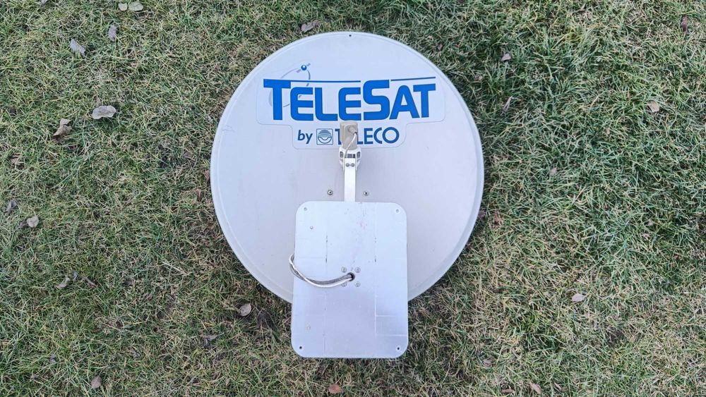Antena satelit automata marca Teleco model Telesat.