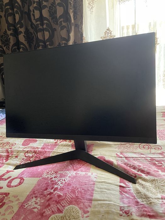 Monitor 180hz.