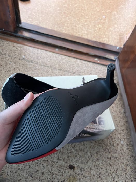 37 размер 36,5 рр келеді