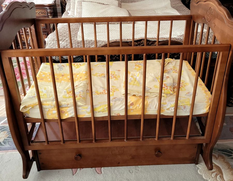 детская кровать  в отличном состоянии