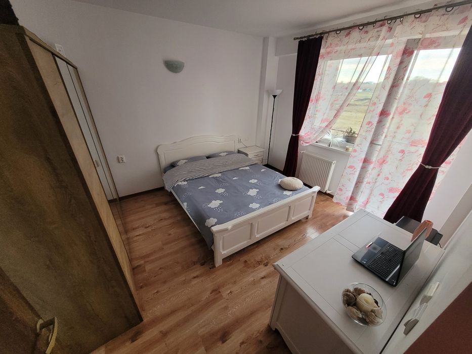 Vând sau schimb apartament 2 camere zona Metro cu casa în împrejurimile Sucevei
