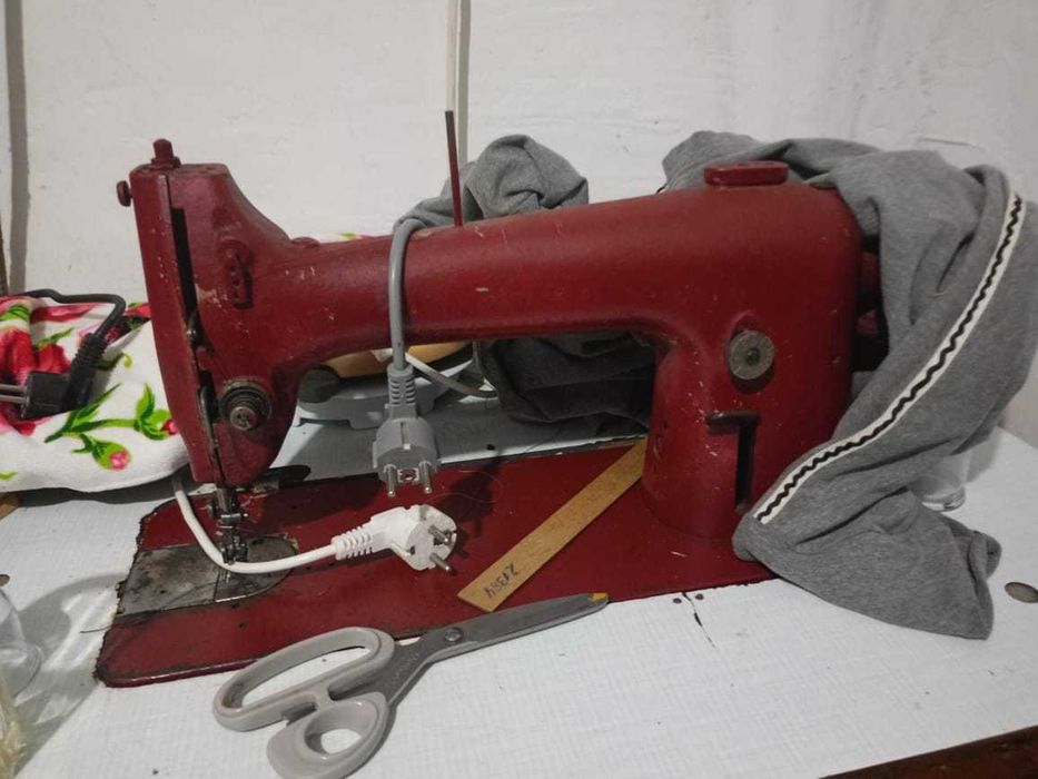 Продаю машинку промышленную