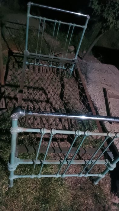 Sim karovatlar sotiladi