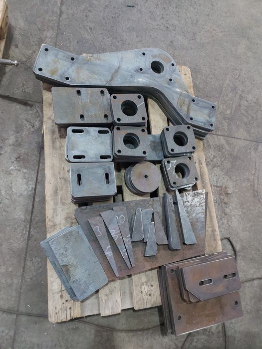 Lazerda metall kesish xizmati